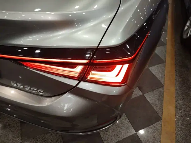 Lexus ES — Фото автомобиля 7