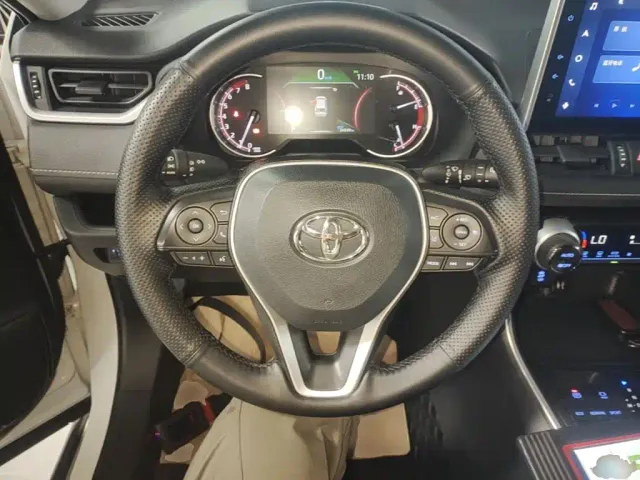Toyota RAV4 — Фото автомобиля 10