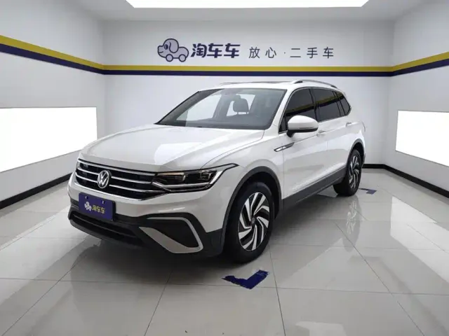 Фотография автомобиля — Volkswagen Tiguan L
