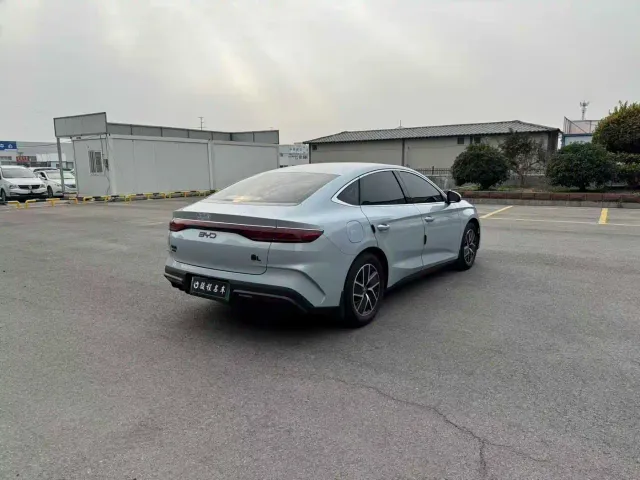 BYD Qin L — Фото автомобиля 6
