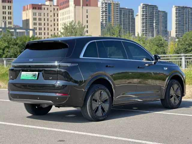 Li Auto L7 — Фото автомобиля 8