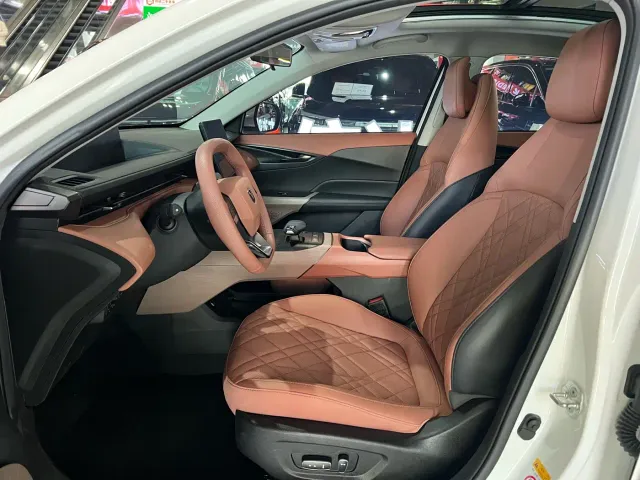 Changan Eado — Фото автомобиля 5