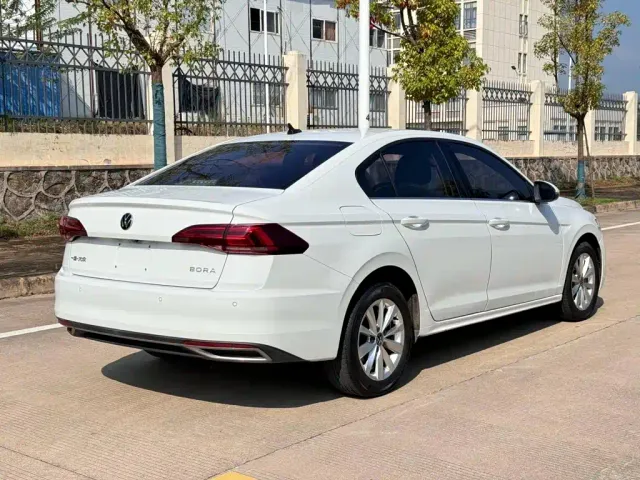 Volkswagen Bora — Фото автомобиля 12