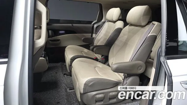 Kia Canival Carnival 4 поколение 7 мест Signature — Фото автомобиля 25