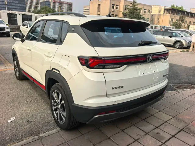 Changan CS35 Plus — Фото автомобиля 15