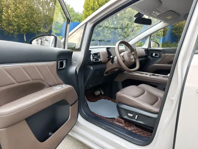 Wuling Starlight 730 — Фото автомобиля 14