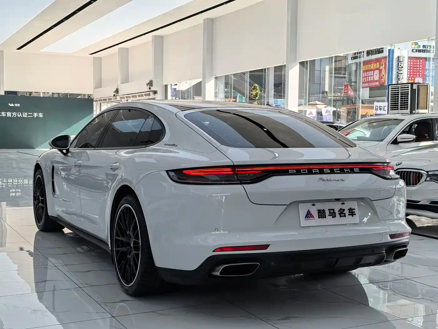 Porsche Panamera 2023 Panamera Executive Long Wheelbase Platinum Edition 2.9T — Фото автомобиля 14