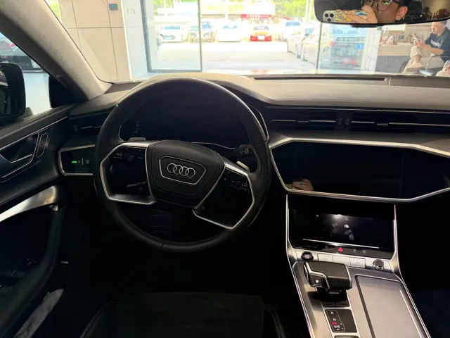 Audi A7L — Фото автомобиля 12