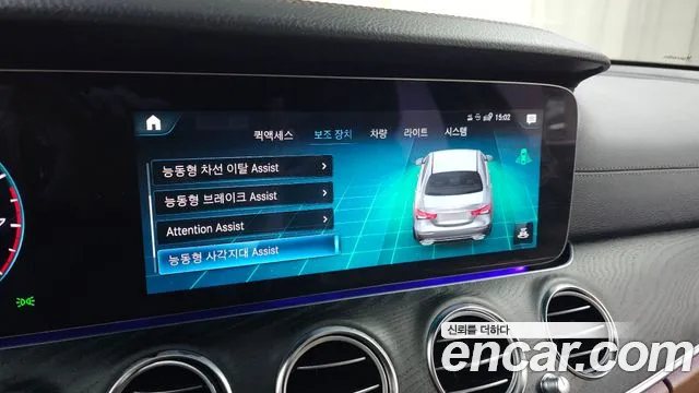 Mercedes-Benz E-Class — Фото автомобиля 29
