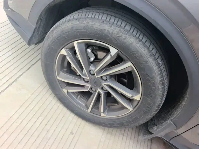 Geely Binyue — Фото автомобиля 22