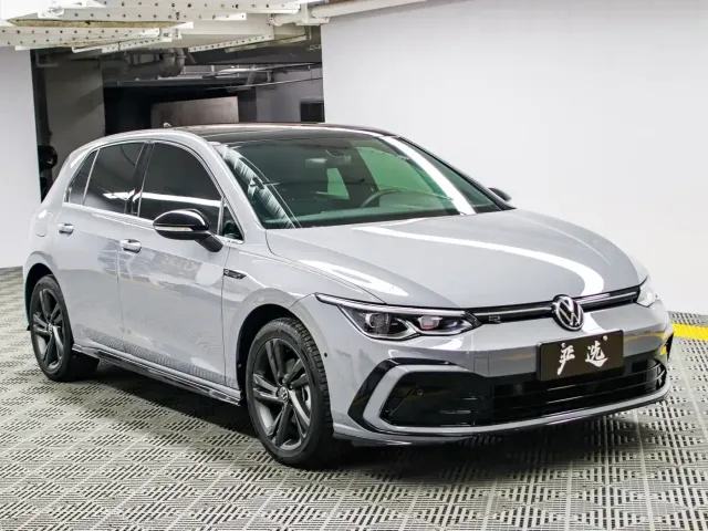 Volkswagen Golf — Фото автомобиля 3