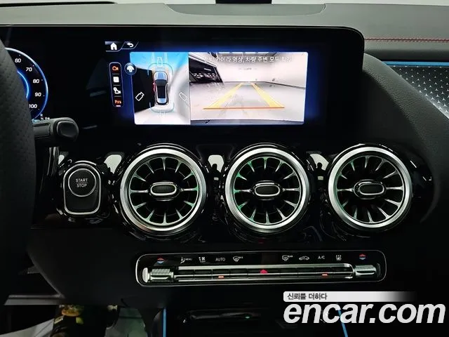 Mercedes-Benz EQA — Фото автомобиля 10