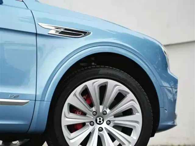 Bentley Bentayga — Фото автомобиля 2