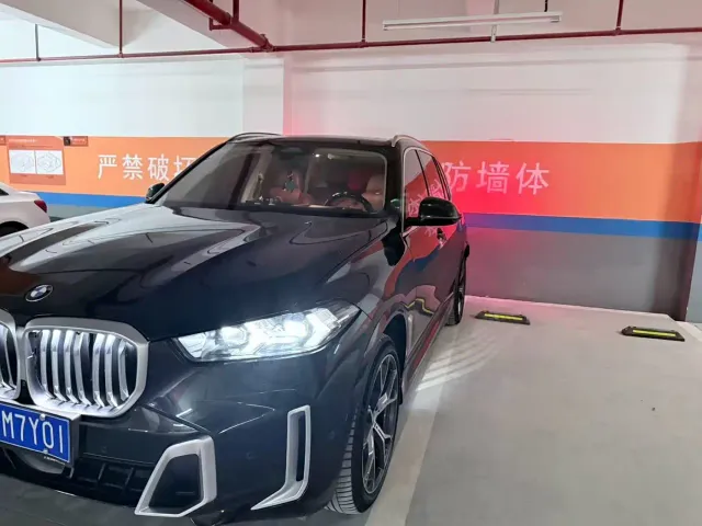 BMW X5 — Фото автомобиля 3