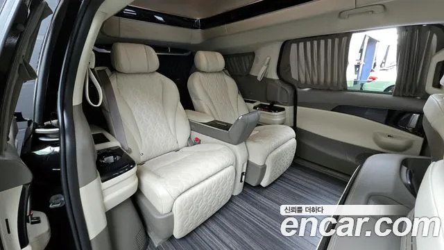 Kia Canival Новый Carnival 4 поколение Бензин 4 места Hi-Limousine — Фото автомобиля 12