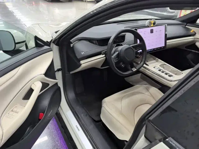 Xiaomi SU7 — Фото автомобиля 15