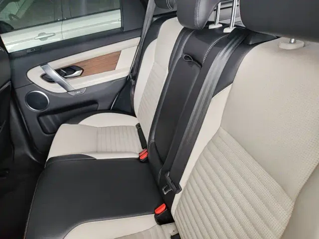 Land Rover Discovery Sport — Фото автомобиля 16