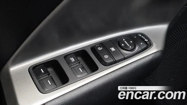 Kia Niro — Фото автомобиля 29