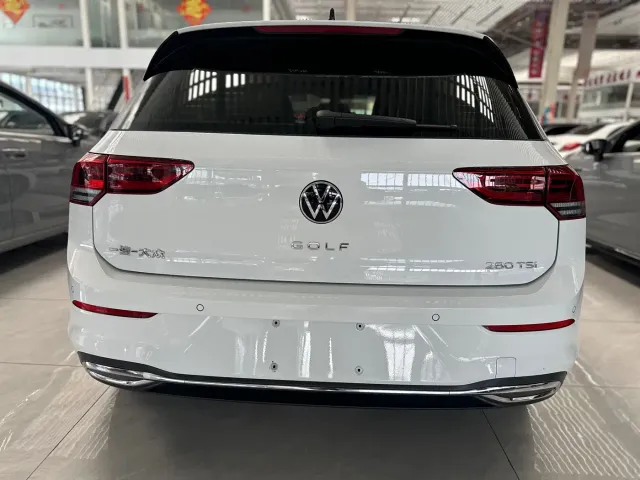 Volkswagen Golf — Фото автомобиля 15