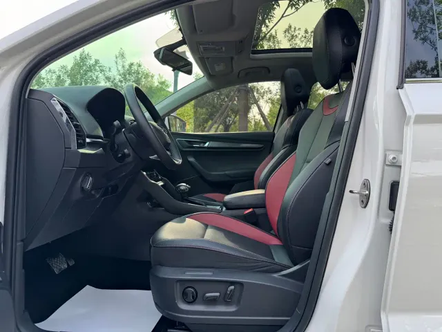 Skoda Karoq — Фото автомобиля 11