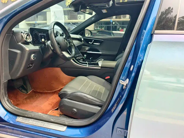 Mercedes-Benz C-Class — Фото автомобиля 4