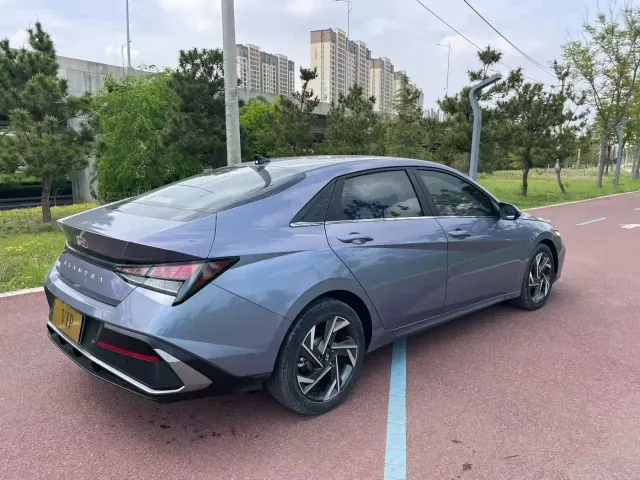 Hyundai Elantra — Фото автомобиля 9