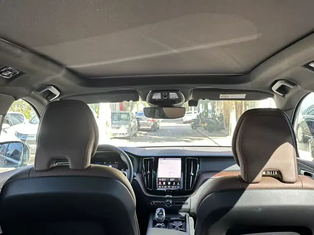 Volvo XC60 — Фото автомобиля 10