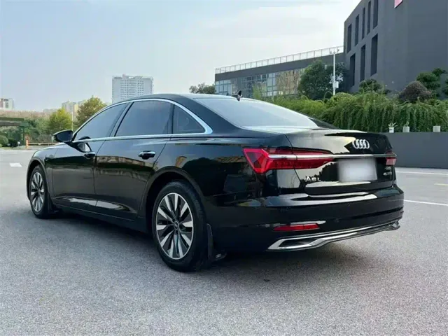 Audi A6L — Фото автомобиля 14