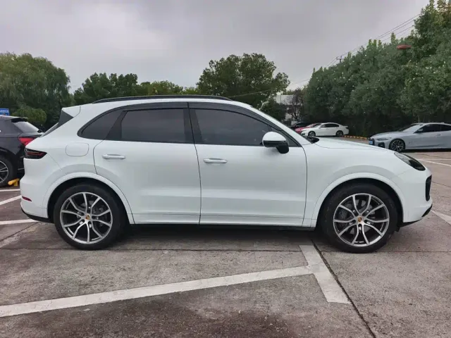 Porsche Cayenne — Фото автомобиля 4