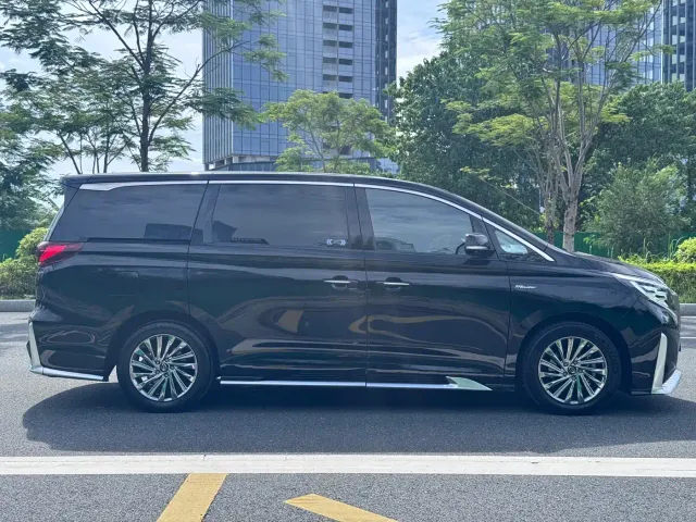GAC Trumpchi M8 — Фото автомобиля 6