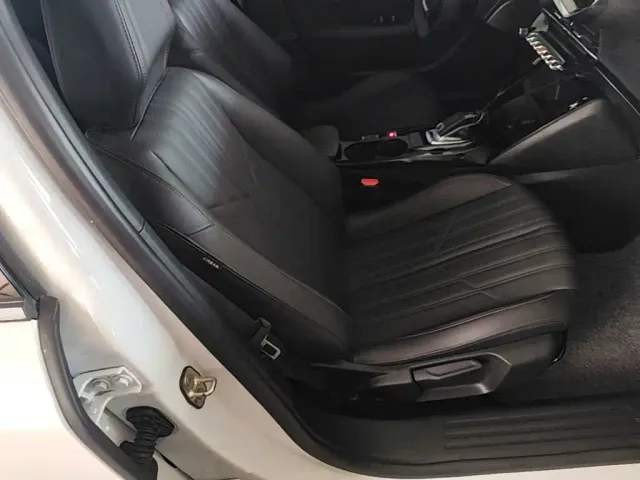 Peugeot 2008 — Фото автомобиля 24