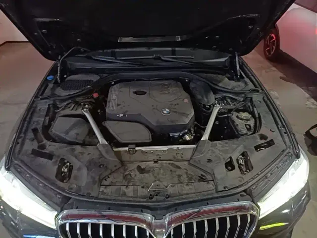 BMW 5 Series — Фото автомобиля 19