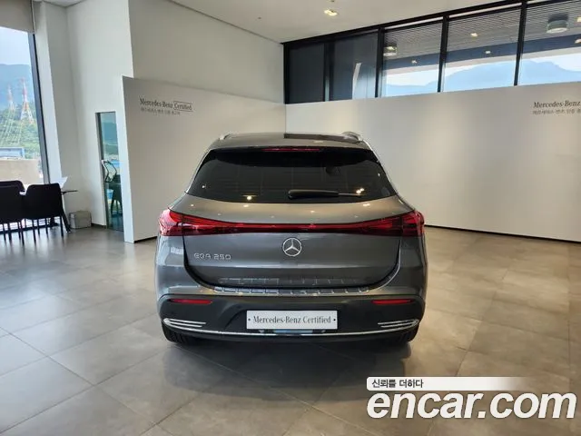 Mercedes-Benz EQA — Фото автомобиля 7