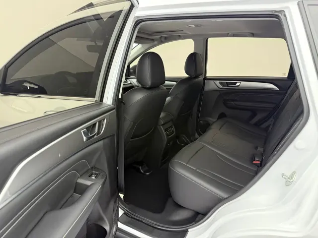 Haval M6 — Фото автомобиля 9