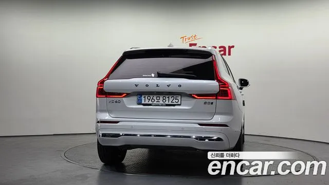 Вольво XC60 — Фото автомобиля 4