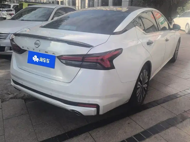 Nissan Teana — Фото автомобиля 3