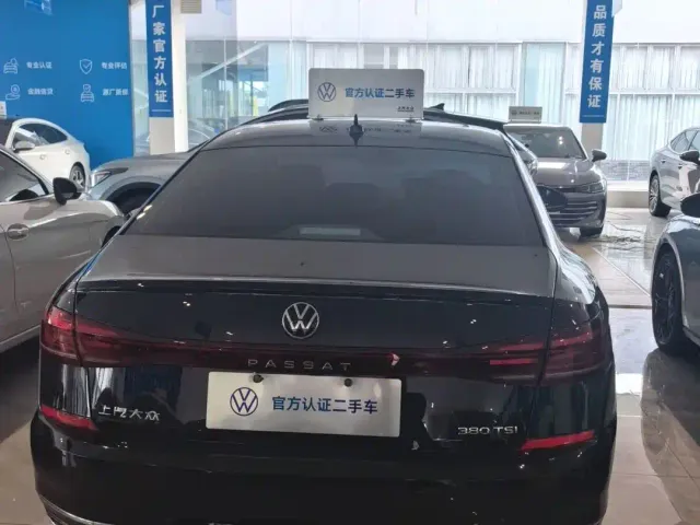 Volkswagen Passat — Фото автомобиля 15