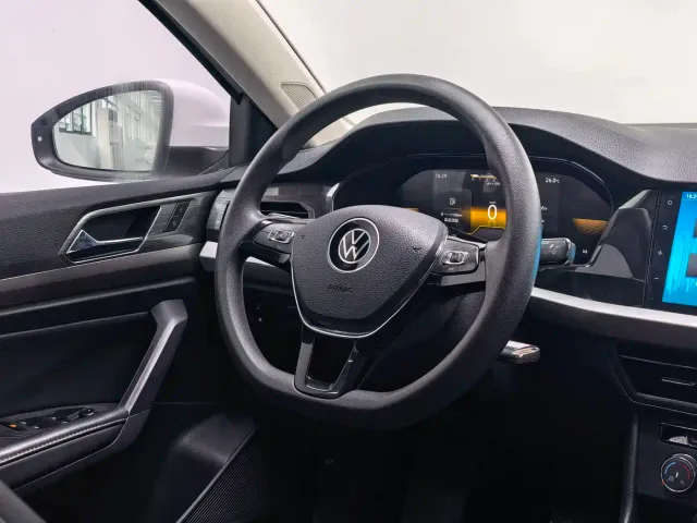 Volkswagen Lavida — Фото автомобиля 9