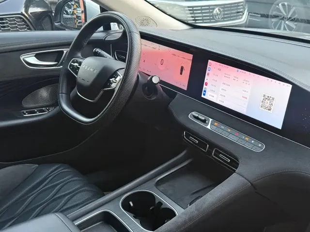 Roewe D7 — Фото автомобиля 17