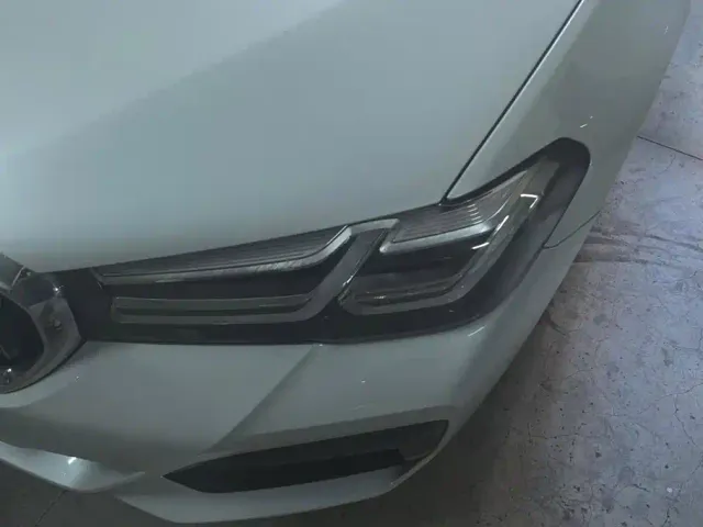 BMW 5 Series — Фото автомобиля 5