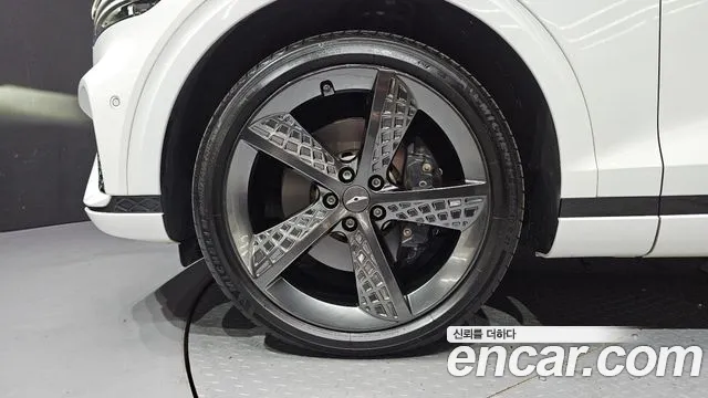 Genesis GV70 — Фото автомобиля 6