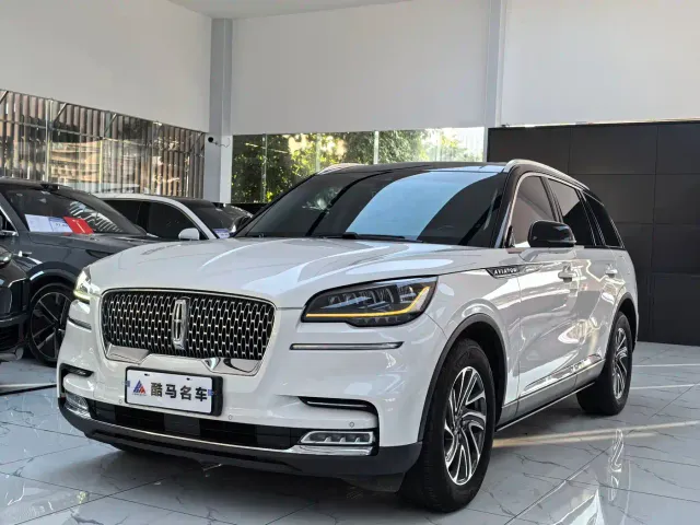 Фотография автомобиля — Lincoln Aviator