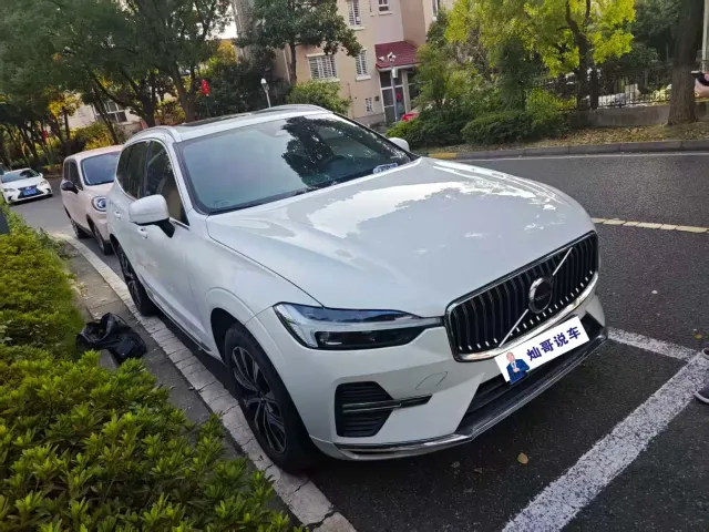 Volvo XC60 — Фото автомобиля 3