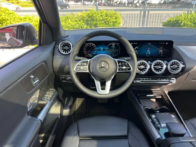 Mercedes-Benz EQA — Фото автомобиля 11
