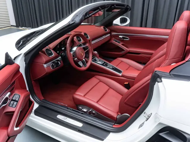 Porsche 718 — Фото автомобиля 9