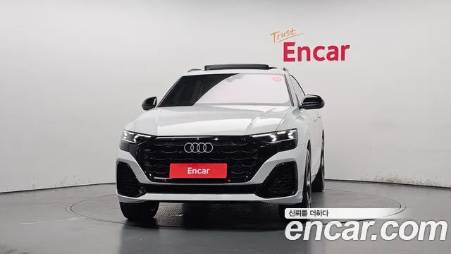Audi Q8 55 TFSI quattro Premium — Фото автомобиля 3