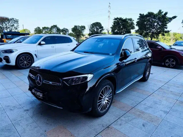 Фотография автомобиля — Mercedes-Benz GLC-Class