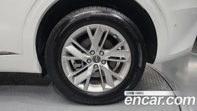 Genesis GV70 2.5T Бензин 2WD — Фото автомобиля 21