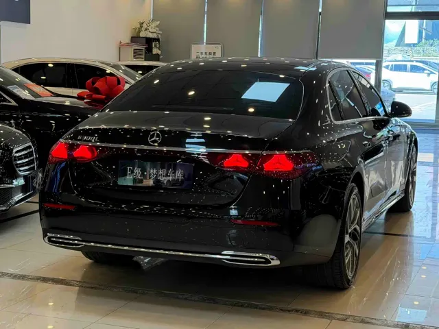 Mercedes-Benz E-Class — Фото автомобиля 6