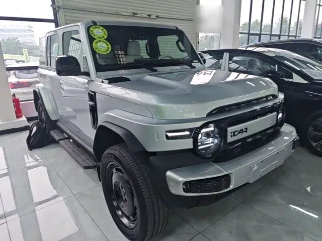 iCAR V23 — Фото автомобиля 3